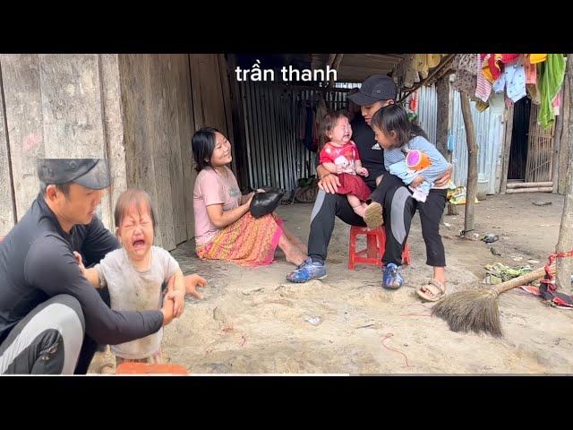 The poor girl and her disabled aunt, what will their lives be like?-trần thanh