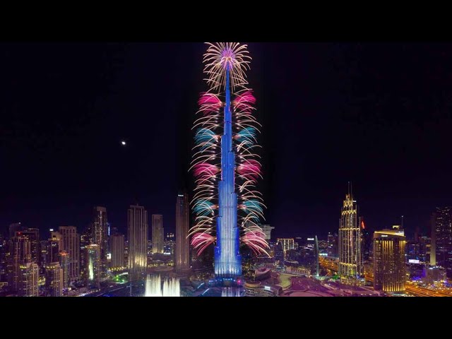 Dubai Burj Khalifa Fireworks 🎆🎇 new year celebration 2024 💥😍 wow Dubai 🇦🇪❣️ 💗 Dubai Blogger 💪🥰