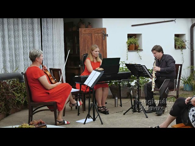 The old quartier in Lusice echoed with the tones of the Břeclav Chamber Orchestra Trio