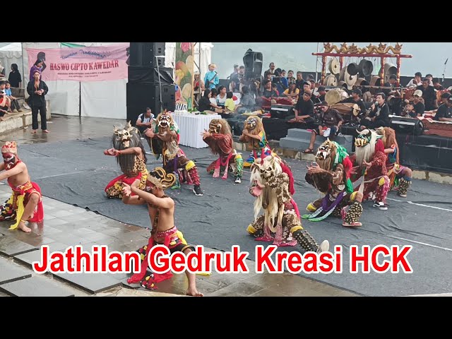 Jathilan Gedruk Pentas Ditengah Hujan Puncak Pegunungan