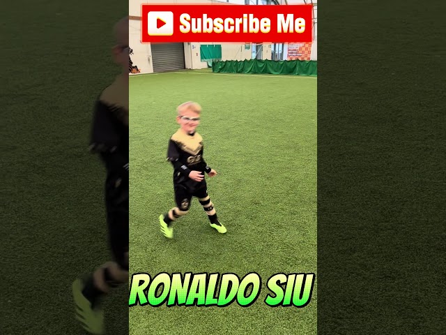 OZZY11💥💥😎Ronaldo Siu Football/Soccer Skills & Tricks #football#soccer#shorts