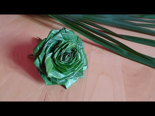 DIY - Come Creare Rose Con Foglie di Palma