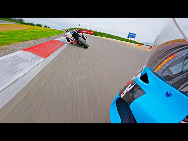 Fast Female Rider Overtakes me like a Pro on Nürburgring GP