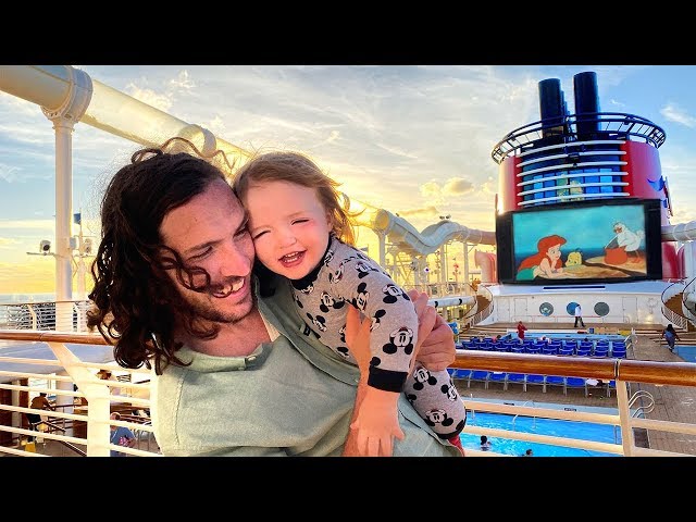 Swimming Pool on our BOAT!!  What’s inside our Disney Dream Cruise, first family vacation on water!