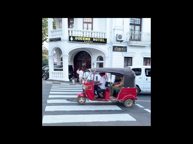 Chad and jedd. "QUEENS HOTEL"'Kandy . Where the queen stayed in the 1950s. චෑඩ් සහ ජෙඩ් මහනුවරදී