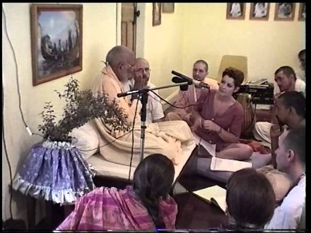 19981222 23 End of Class Srila Goswami AM Darshan and Interview