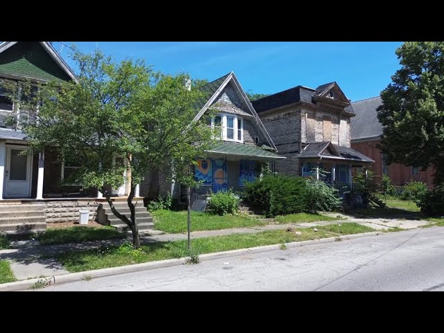 Abandoned, blighted homes creating challenges for Toledo homeowners