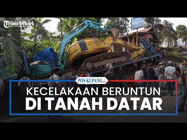 Kecelakaan Beruntun di Tanah Datar, Truk Rem Blong Tabrak Sejumlah Kendaraan dan Terguling