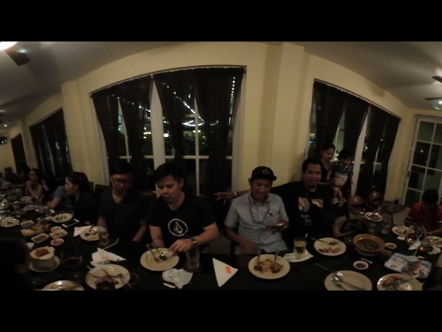 Dinner In Thailand with my wife's friends. 360 Video 4K