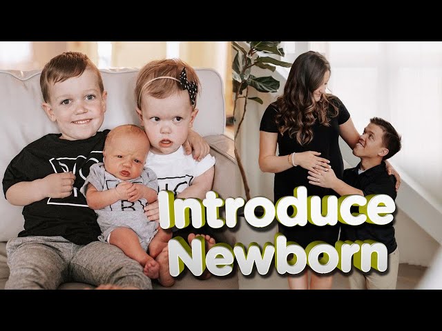 Zach and Tori Roloff Introduce Newborn to Siblings, Set Record for Internet Cuteness