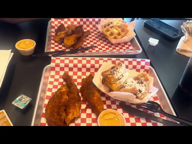 The Ultimate chicken and 🧇 #subscribe #food#goodfood