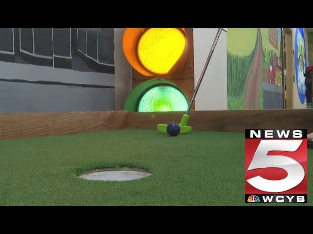 New indoor mini-golf course opens in Bristol