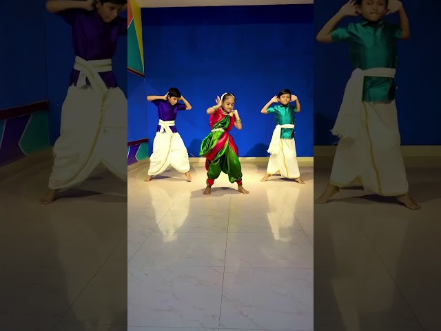 Hubballiya song #oldsong #kannadatrendingsongs #hubballi #dancevideo