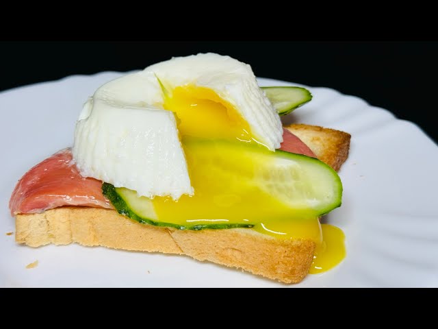 Poached eggs in the muffin silicone cups | How to poach an egg