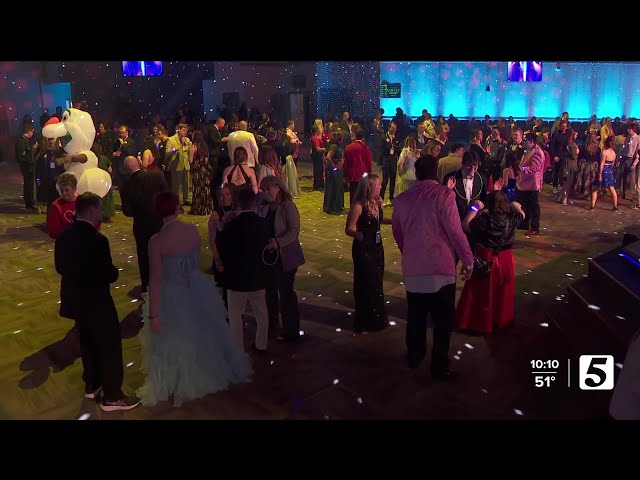 Gallatin church holds 8th annual Prom for people with special needs