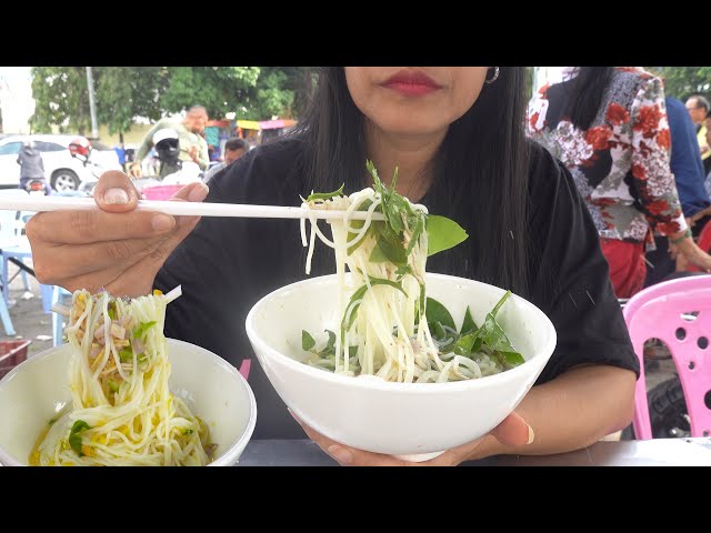 Nom Banjok For Breakfast - $1 per bowl - Cambodian Street Food - Khmer Food