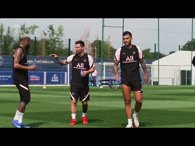 Messi holds first training session with his new PSG team-mates | Paris Saint-Germain 梅西大巴黎首训