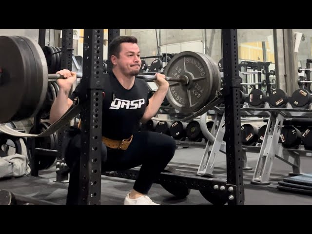 Day 1: Squats & Bench | Welcome to the vlog