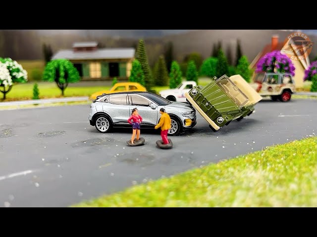 DIY Tractor Landscape: Diecast Porsche Crash and Rescue in a 1/64 Miniature City