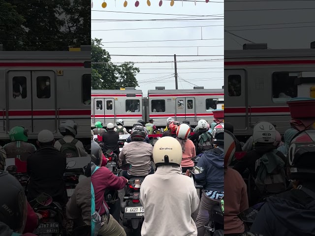 Kondisi di Rel Kereta KRL Pasar Minggu #fyp #trending #trendingshorts #viralvideo #viralshorts #krl