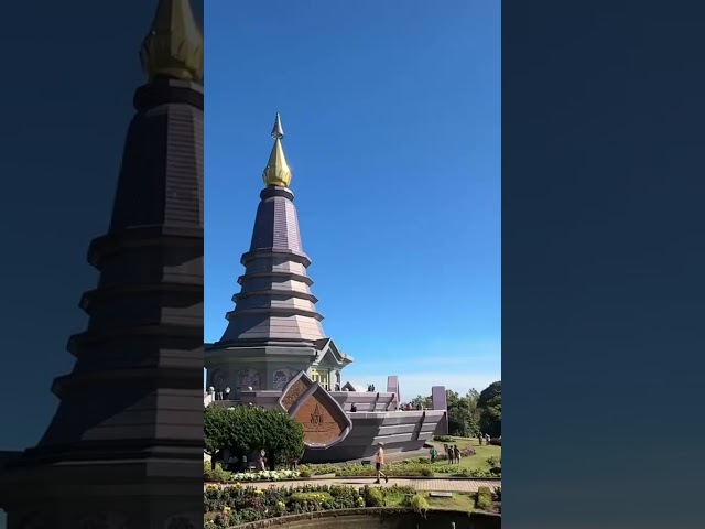 Hiking the highest mountain in Thailand 🇹🇭 Doi Inthanon ⛰️ 2,565m #thailandtravel #chiangmai