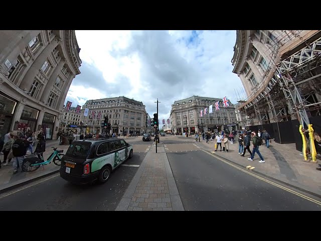 360 video - Walk down Oxford Street