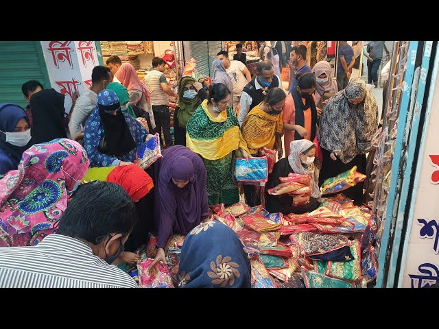 পূর্ণিমা শাড়িতে ৫০০ টাকা লেহেঙ্গা ও ২৫০০ টাকায় ব্রাইডাল বেনারসি কাতান শাড়ির মেলা বসেছে