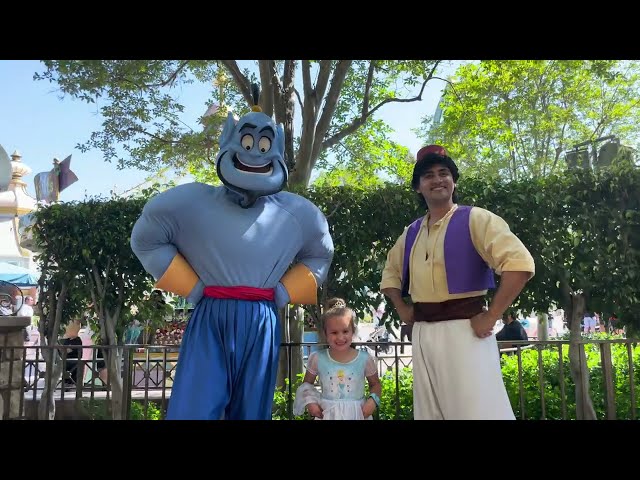 Aladdin + Genie Meet & Greet @ Fantasyland in Disneyland