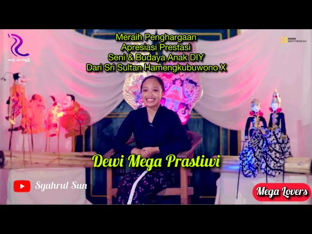 DEWI MEGA PRASTIWI DAPAT PENGHARGAAN DARI SRI SULTAN HB X