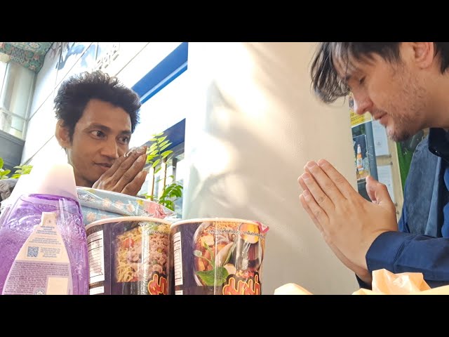 Helping A Man With Kindness In Bangkok Thailand: 600th Video