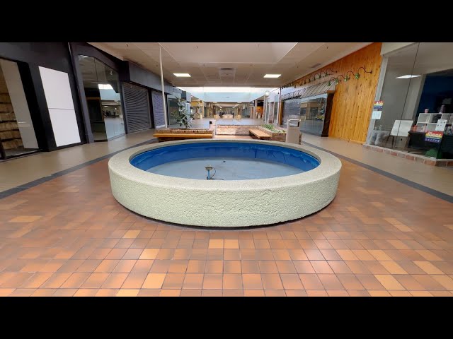 Meadow Lane and Marshalltown Mall (Marshalltown, IA) - retro brick malls