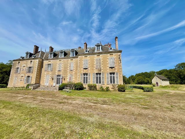 French château with private chapel, €527,000