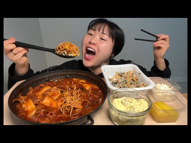 기다리고 기다리던 짱 매운 무뼈국물닭발 먹방 / Very spicy boneless chicken feet mukbang