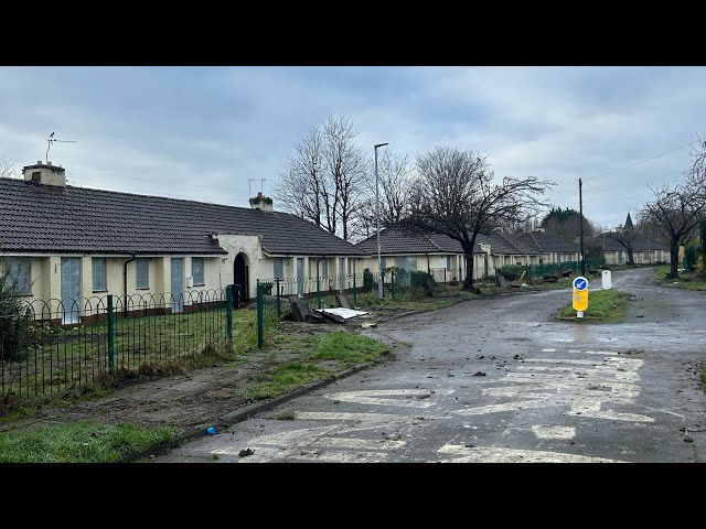 URBEX! A Walk down a post apocalyptic street in Manchester M32!