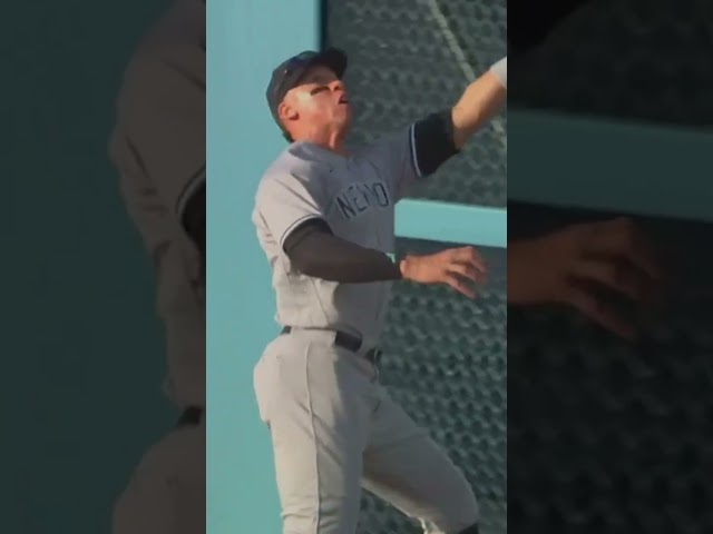 Aaron Judge Runs Through The Wall To Make The Grab 😱