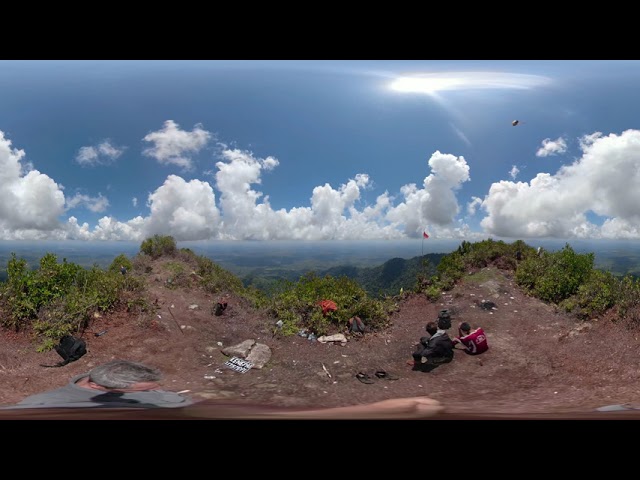 On the top of Gunung Kenepai 2 (360 degrees)