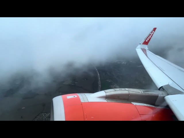 Airbus A320neo steep takeoff from London Luton Airport