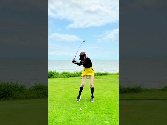 Golf girl Pro Max #golf #golfgirl #golfswing #shots #sports #asmr #challenge