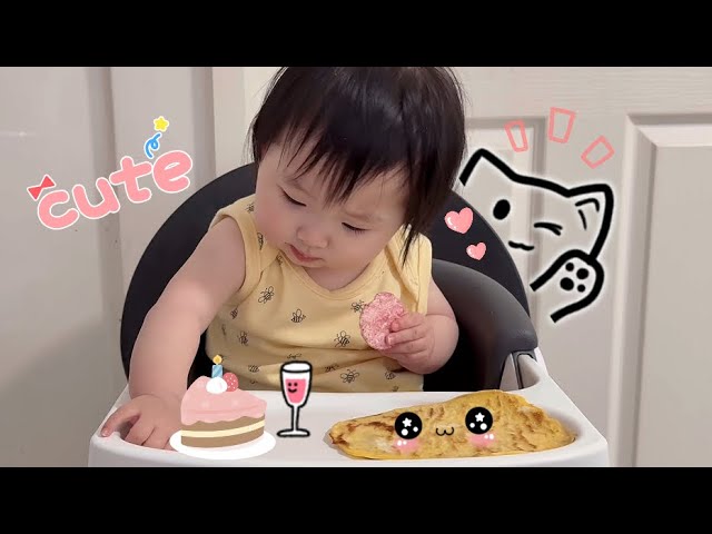 Baby Valerie’s breakfast 10m+ baby adorable eating moment #babyvalerie #hungrybaby blueberries lover