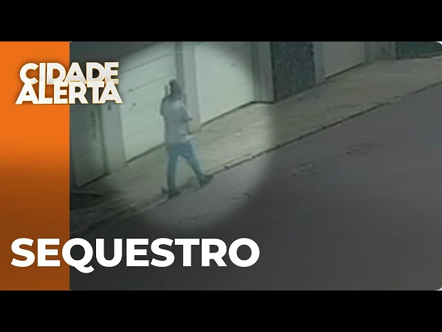 Menino de 5 anos desaparece em Rio Branco do Sul e imagens flagram um homem com ele no colo