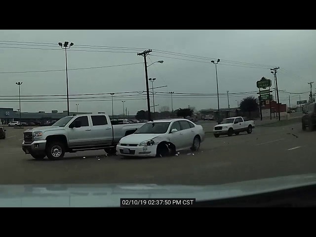 February 10, 2019 Hewitt, TX 4 car accident detail