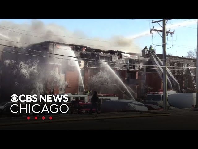 Stubborn blaze destroys apartment building in Justice, Illinois