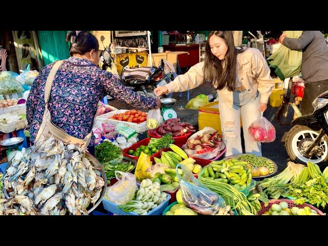 Best Cambodian street food tour at Phnom Penh market - Yummy plenty foods, fruit & snacks more