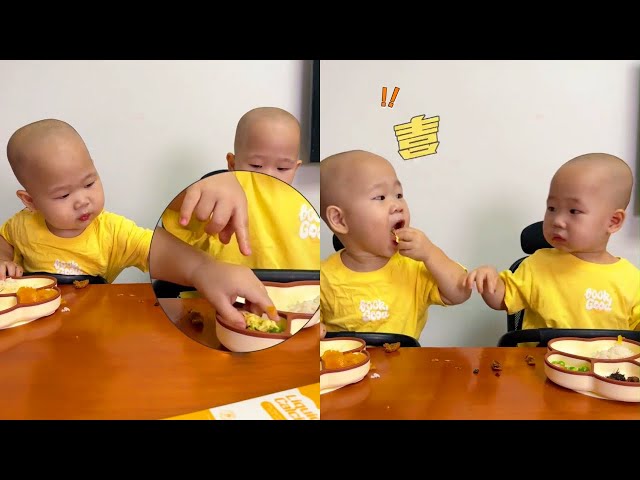 The Younger Bro Snatched His Twin Bro's Meal When He Wasn't Looking#cutebaby#funnyvideos#smile