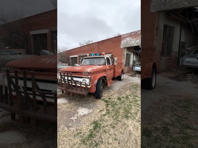 1962 Chevrolet Wrecker by LDM© The Towing Magazine