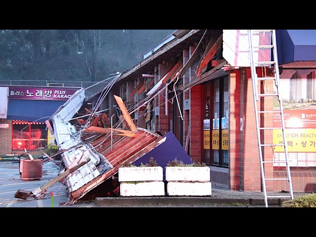 Latest on possible explosion at Metro Vancouver strip mall | Coquitlam fire