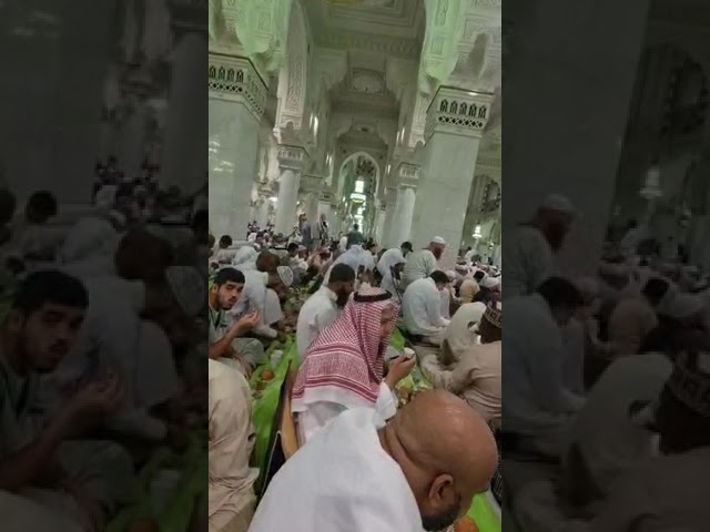 Iftar time in Masjid al Harram #Ramzan #mecca #meccalive #masjidalharam  #umrah #Aitkaf #azan