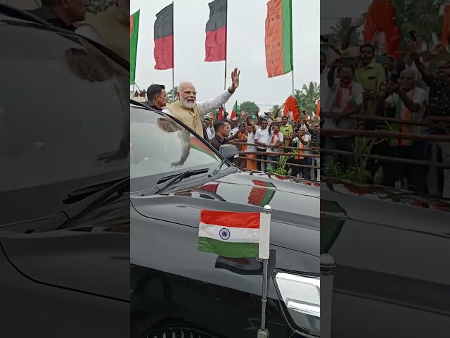 Phenomenal support for PM Modi in Tamil Nadu | Visuals from roadshow in Dindigul