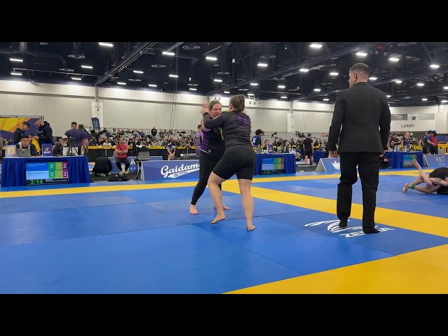 Master 3 purple belt women’s semi final #bjj #ibjjf #jiujitsu