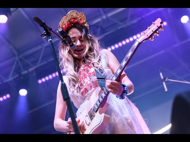 Speedy Ortiz - Lean In When I Suffer - Live at FADER FORT (VR180)